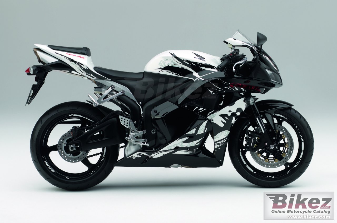 Big Honda cbr600rr picture and wallpaper from Bikez.com